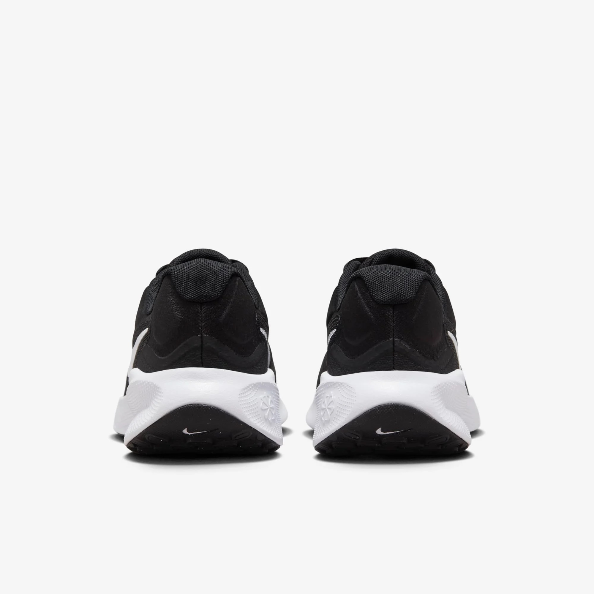 Nike Revolution 7-4