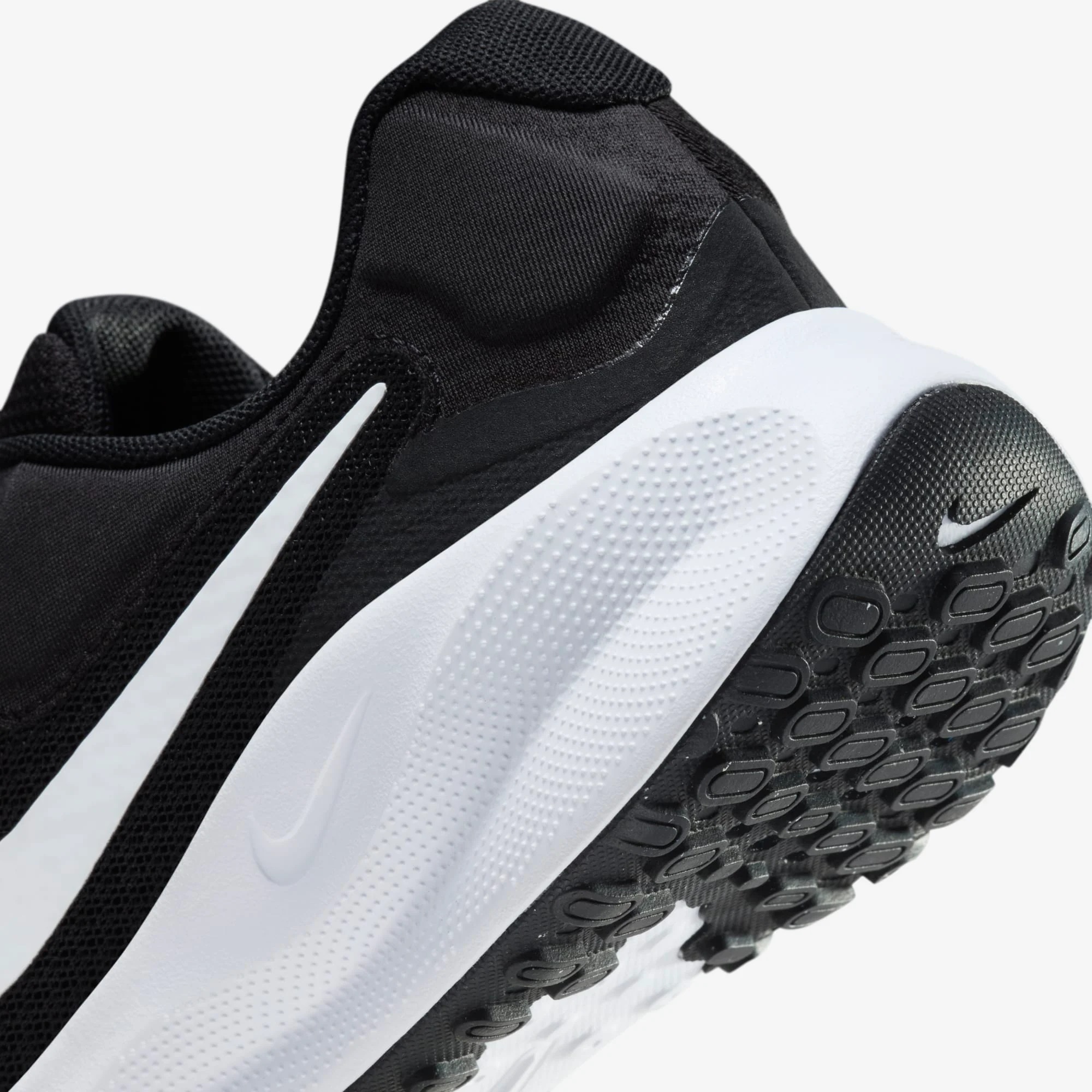 Nike Revolution 7-6